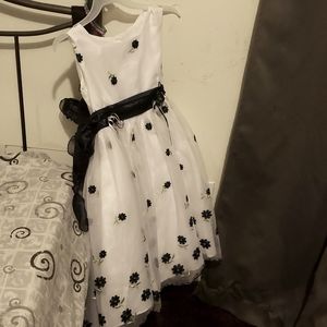 Little girls Easter/flower girl dress. Size 5